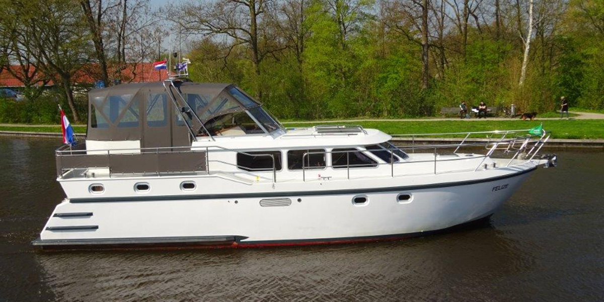 Motorboot Felize Yachtcharter Friesland
