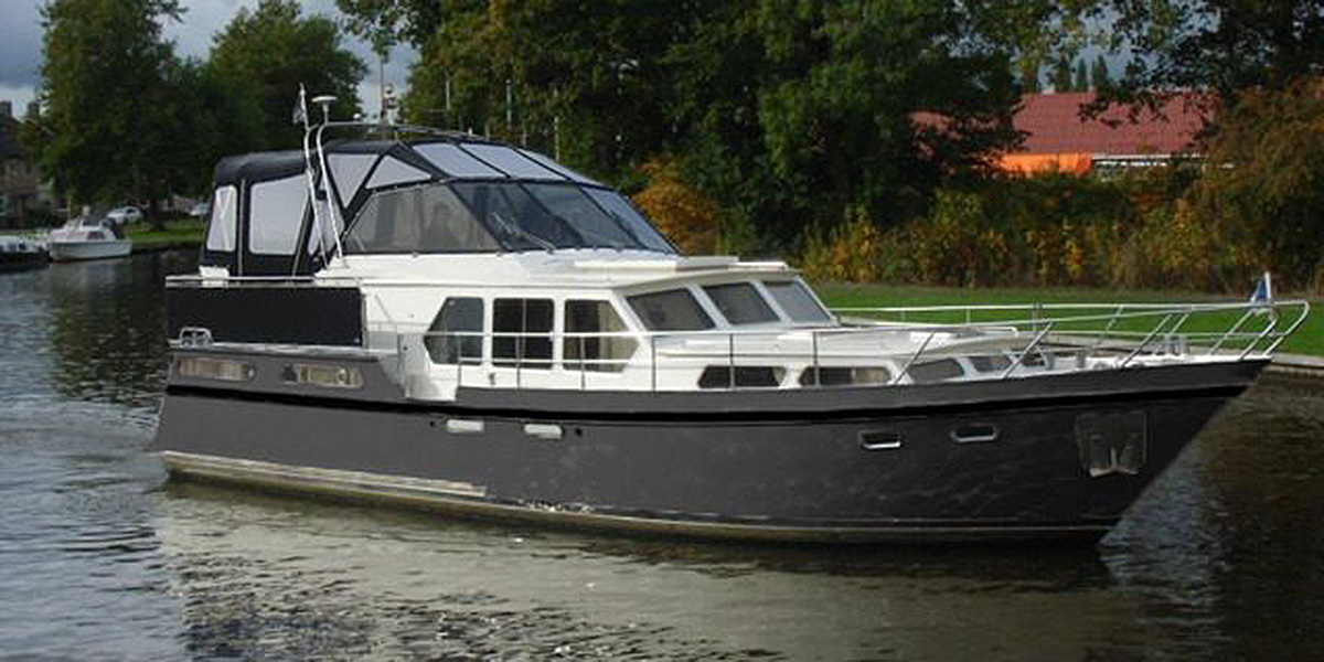 Motorboot Goldflower Friesland Holland Yachtcharter