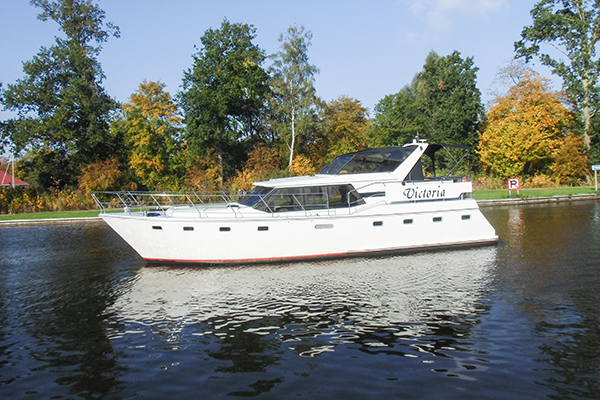 Motorboot Victoria Holland ab Irnsum
