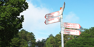 Rot-weiße Schilder Niederlande